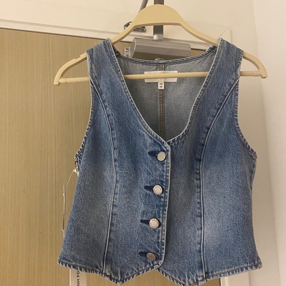 Aritzia Denim Forum ‘90’s Mia Vest - Picture 1 of 3